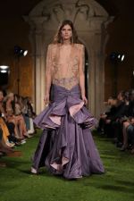 Photo: Alessandro Lucioni / Gorunway.com