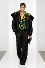 Versace_FW22_Mens-Collection_Front-24