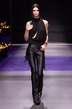 Versace-SS23-Womens-Fashion-Show-Front-Look-7