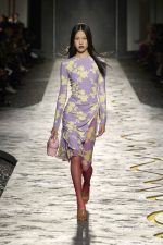 VERSACE-SPRING-SUMMER-2025-RUNWAY-LOOK-44