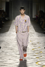 VERSACE-SPRING-SUMMER-2025-RUNWAY-LOOK-45