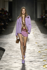 VERSACE-SPRING-SUMMER-2025-RUNWAY-LOOK-50