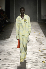 VERSACE-SPRING-SUMMER-2025-RUNWAY-LOOK-54