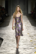 VERSACE-SPRING-SUMMER-2025-RUNWAY-LOOK-61