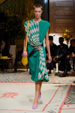 VERSACE-SS26-First_press-Look-25