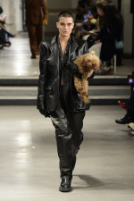 VTMNTS : Runway - Paris Fashion Week -  Womenswear F/W 2022-2023