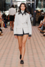 03_RNA_SS26_WB-Stills_RunwayFull_Aitor-Rosas_2x3