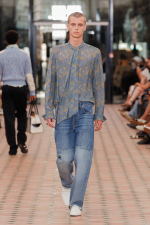 14_RNA_SS26_WB-Stills_RunwayFull_Aitor-Rosas_2x3