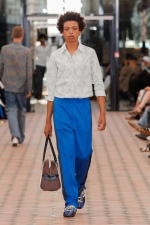 16_RNA_SS26_WB-Stills_RunwayFull_Aitor-Rosas_2x3