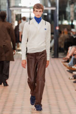 22_RNA_SS26_WB-Stills_RunwayFull_Aitor-Rosas_2x3