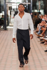 24_RNA_SS26_WB-Stills_RunwayFull_Aitor-Rosas_2x3