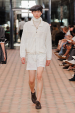 26_RNA_SS26_WB-Stills_RunwayFull_Aitor-Rosas_2x3