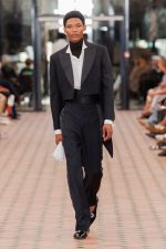 28_RNA_SS26_WB-Stills_RunwayFull_Aitor-Rosas_2x3