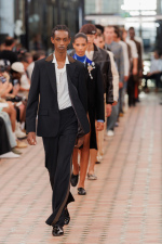 33_RNA_SS26_WB-Stills_RunwayFull_Aitor-Rosas_2x3