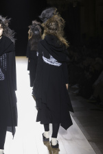 Yohji-Yamamoto-AW26_Look-44_back