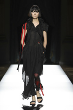 Yohji-Yamamoto-SS25_Look-01