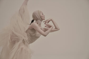BALLET TheNewClassic｜クラシックバレエを新たな領域へ。衣装は「チカ キサダ」が担う