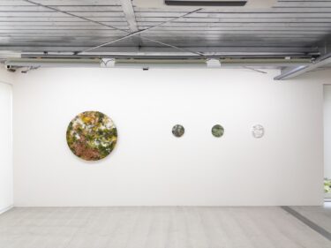 FEATURE｜個展「真空の輪郭」に写した作品を見る行為の可能性―アーティスト高屋永遠